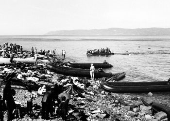 «Աղմուկը Եւ Քաոսը Խուլցնող Են. Մարդկութիւնը Լքուած, Երկնցած Է Եւրոպայի Ծովեզերքին Վրայ»