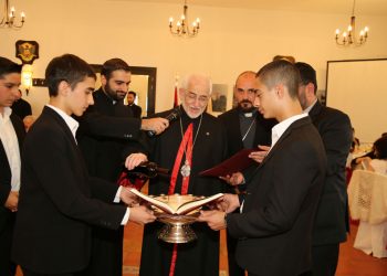 Ս. Միքայէլ Ընծայարանի Անուանակոչութեան Տօն, Սարկաւագական Ձեռնադրութիւն Եւ 50-Ամեակի Յուշամատեանի Գինեձօն Զմմառու Վանքէն Ներս