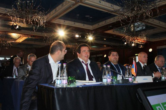 praha_arm_delegation_112515