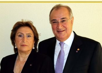 «ԱԶԴԱԿ»-ի Ամանորի Բացառիկը Կը Հովանաւորեն Տէր Եւ Տիկին Ալեքքօ Եւ Անի Պէզիքեան