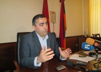 «Այլ Ելք Չկայ, Ի՞նչ Պէտք Է Անենք, Սպասենք, Մինչեւ Գան` Երեւանի Վրա՞յ Պտտուեն».  «Առաջին Լրատուական»-ի Զրուցակիցն Է ՀՅԴ Խմբակցութեան Ղեկավար Արմէն Ռուստամեանը