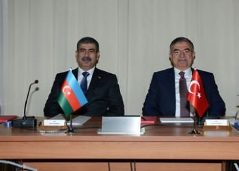 Թուրքիոյ Եւ Ազրպէյճանի Պաշտպանութեան  Նախարարներու Հանդիպում Պոլսոյ Մէջ