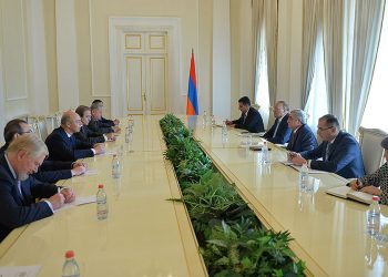 Նախագահը Ընդունած Է Կայունացման  Եւ Զարգացման Եւրասիական  Հիմնադրամի Խորհուրդի Անդամները