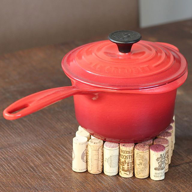 cork-trivet-with-pot_120315