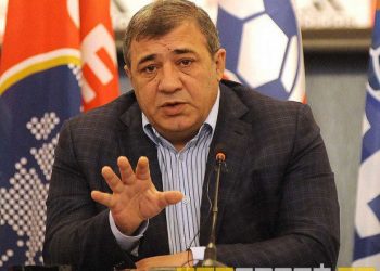 Ռուբէն Հայրապետեան Հանդիպում Ունեցաւ «Ռետ Իկըլզ» Համակիրներու Շարժումին Անդամներուն Հետ