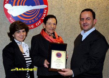 «Վանայ Ձայն» Կը Պարգեւատրէ Մեծերը
