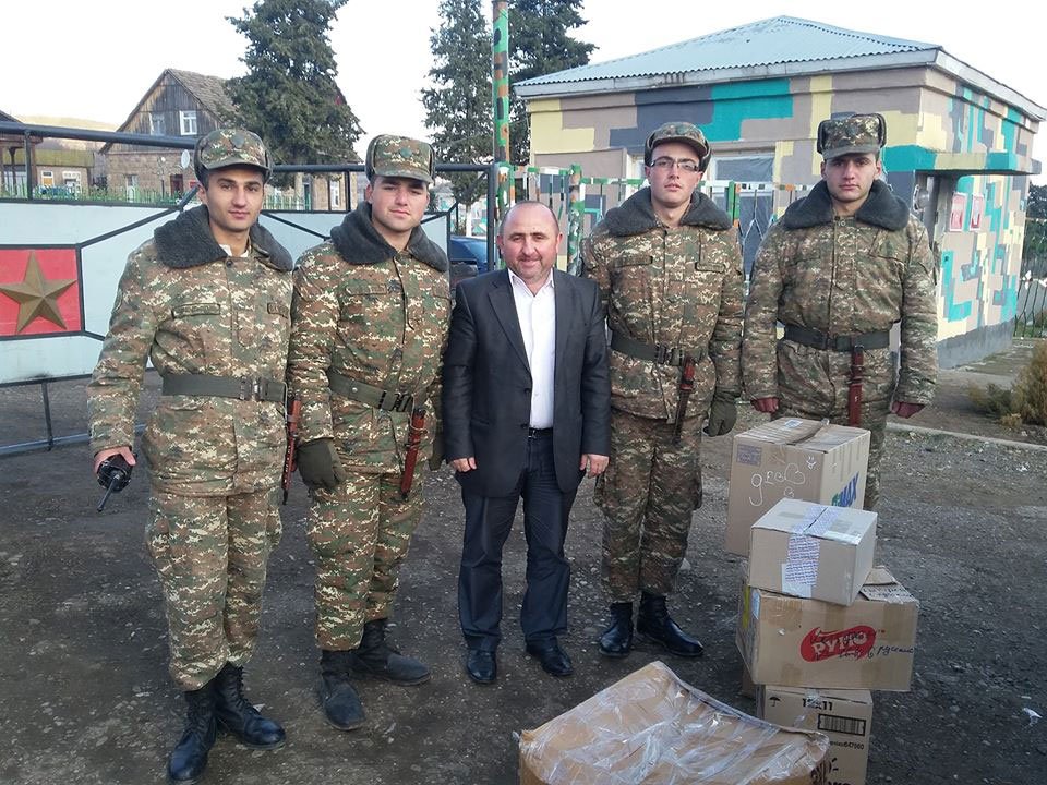 Հայաստանի սահմանապահներուն հետ