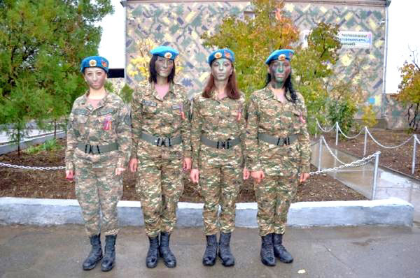 nayiri-army-female3