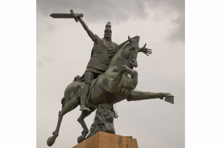 Քաղաքական Սուրբերն Ու Անոնց Պատգամը