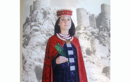 Հայուհին Եւ Ներկայ Մարտահրաւէրները