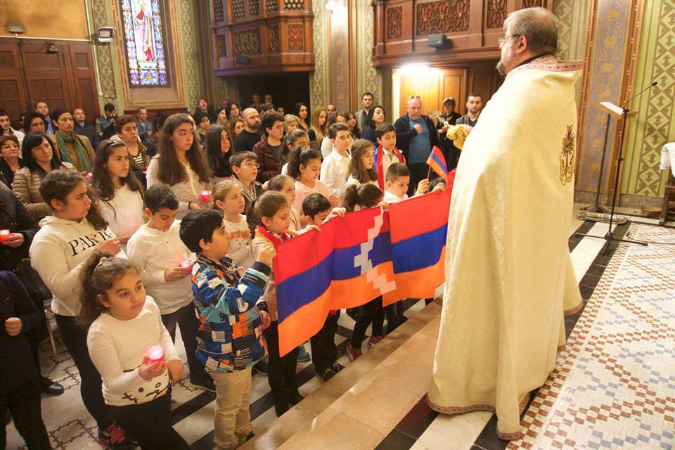 Պարսելոնահայութիւնը Կը Զօրակցի Արցախին