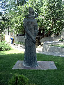 sculpture-of-a-woman-from-Karabakh-