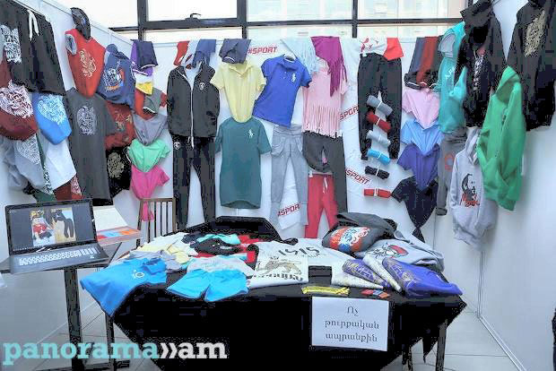 Սուրիահայ Արամին «Ո՛չ թրքական ապրանքին» կարգախօսով հայկական արտադրութիւնները սուրիահայերու տաղաւարին մէջ