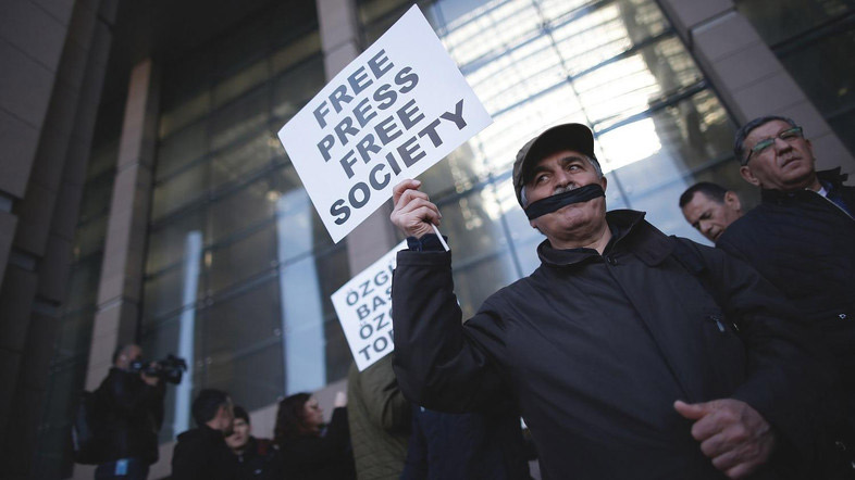 Թուրքիոյ Մէջ 21 Լրագրողներու Դէմ  Յեղաշրջումի Փորձի Հարցով Դատական Հայց