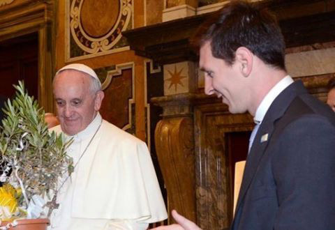 Pope-Francis-Messi_80216