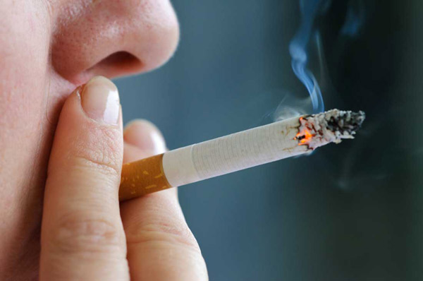 smoking-acne_80416