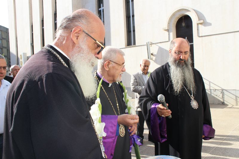 Թեհրանում առաջնորդարանի բակում ծաղիկների զետեղում` Ցեղասպանութեան զոհերի յուշարձանին