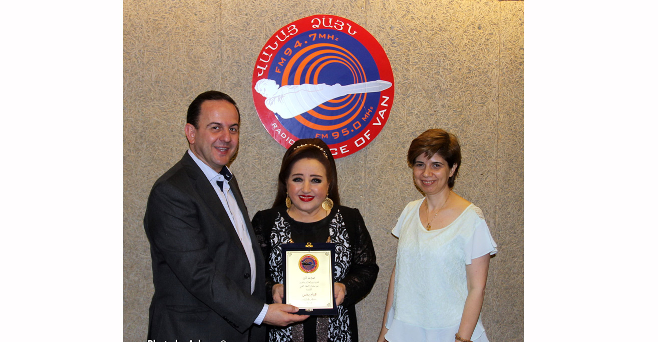 «Վանայ Ձայն» Կը Շարունակէ Պարգեւատրել Լիբանանցի Վաստակաւոր Արուեստագէտները