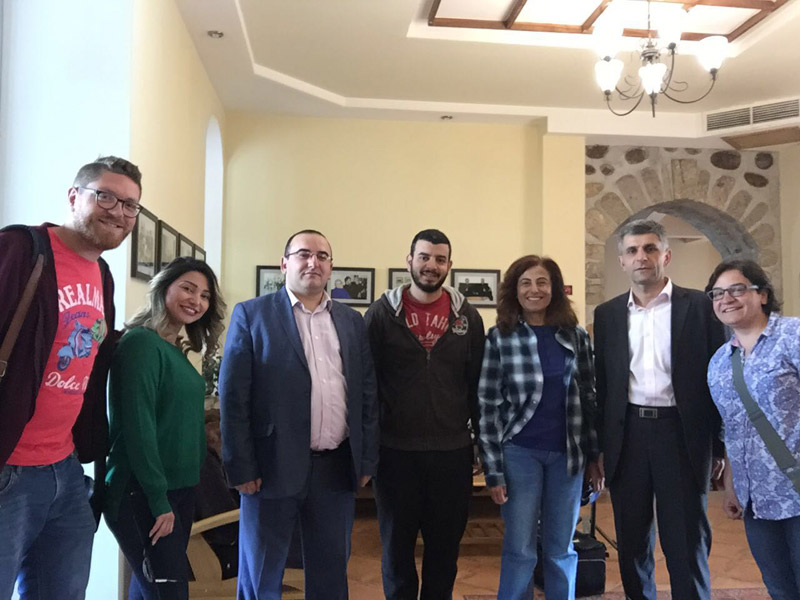 yerespokhanneroun-hed_90216