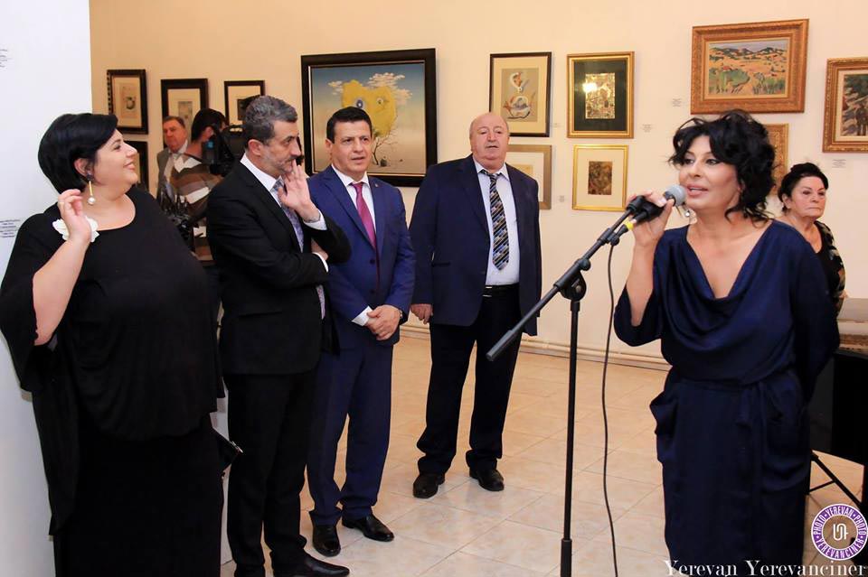 Թանգարանի տնօրէն Նունէ Աւետիսեան կը կատարէ բացման խօսքը