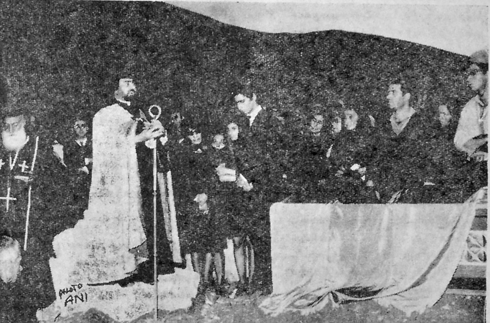 Գարեգին եպիսկոպոսի յարգանքի խօսքը, գերեզմանատան մէջ