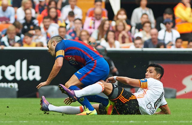 iniesta_102416