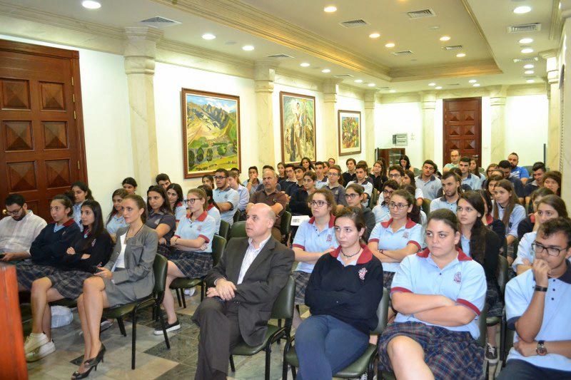 Հայաստանի Ամերիկեան Համալսարանի Ներկայացուցիչները Այցելեցին Մեսրոպեան