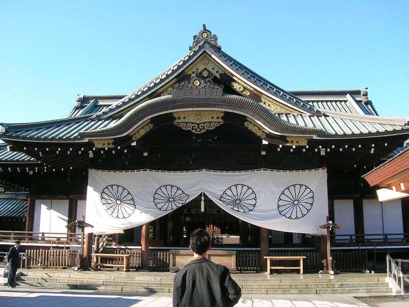 yasukuni-shrine-tokyo_112516