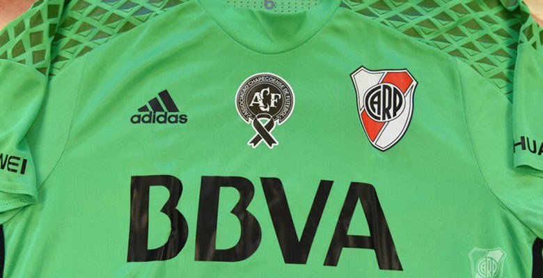 special-green-river-plate-kit-1