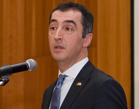 Ճեմ Օզտեմիր. «Անիմաստ Է Անգարայի Հնամաշ Յանկերգը` Թէ Ոչինչ Պատահած Է 1915»-ին