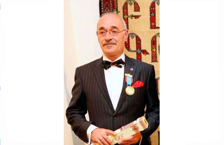 Աշոտ Ճենտերեճեանին