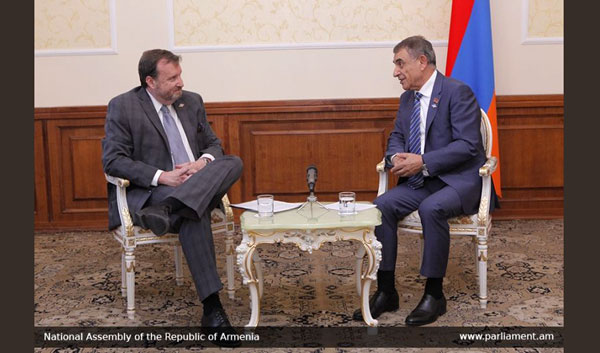 Ազգային Ժողովի Նախագահին Հետ Հանդիպելէ Ետք. «Պատրաստ Ենք Աջակցելու Փտածութեան Դէմ Պայքարին» Կ՛ըսէ Դեսպան Միլզ