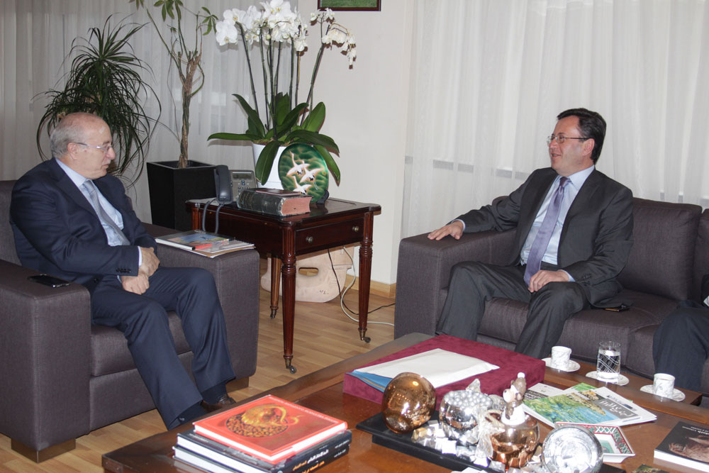 Դեսպան Մկրտչեան Խուրիի Եւ Ժոմպլաթի Հետ  Քննարկեց Երկկողմանի Յարաբերութիւնները