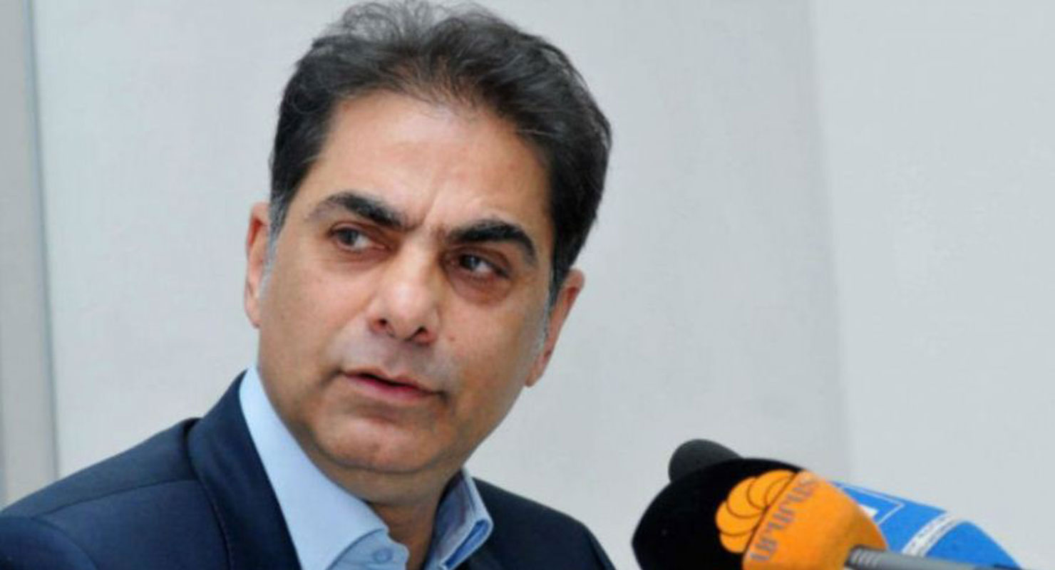 «Էմանուէլ Մաքրոնին Հետ Նոր Կապեր  Հաստատելը Շատ Դրական Է»  Կ՛ըսէ Մուրատ Փափազեան