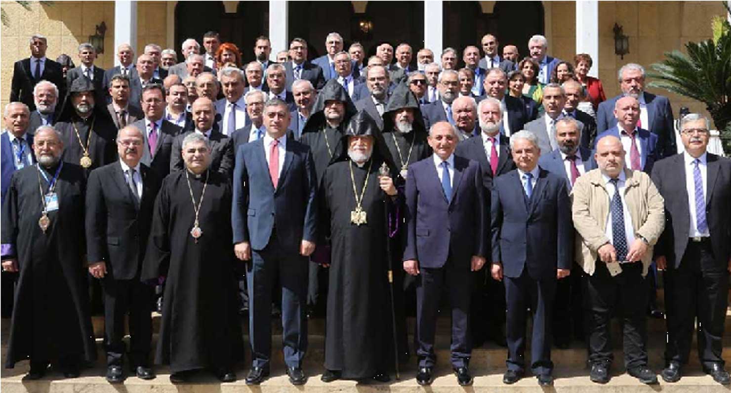 Հայաստանի Հանրապետութեան Հիմնադրութեան 100-ամեակի Համահայկական Համաժողովին Բացումը Կատարուեցաւ Անթիլիասի Մայրավանքին Մէջ