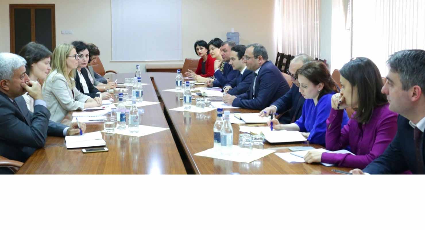 Արծուիկ Մինասեան Հանդիպեցաւ Համաշխարհային Դրամատան Պատուիրակութեան Հետ