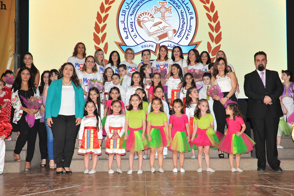 23 Ծաղիկներ Կ’աւարտեն Ս. Խաչ-Հարպոյեանի Մանկապարտէզը