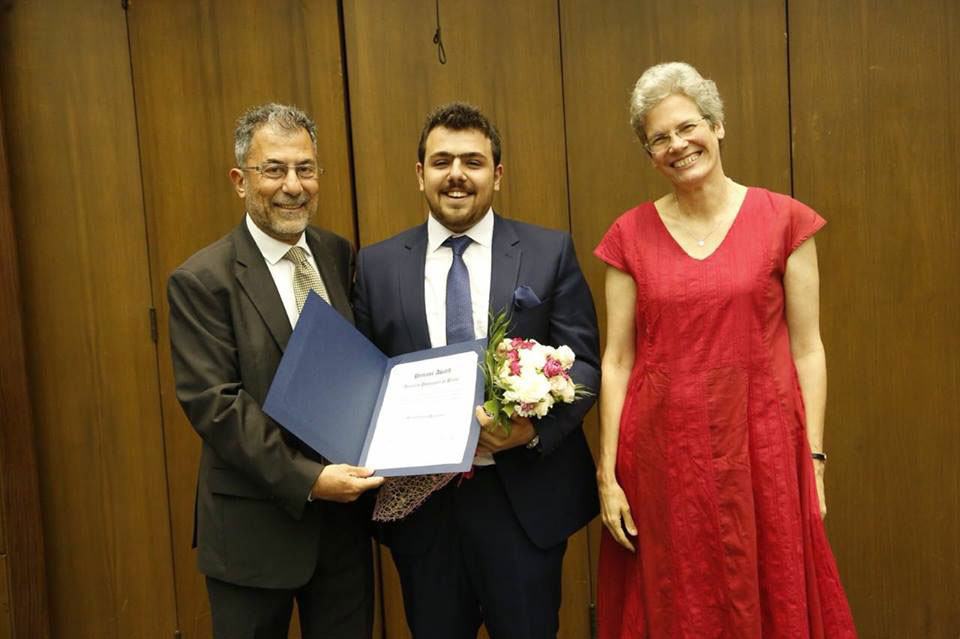 Պէյրութի Ամերիկեան Համալսարանի «Փենրոզ» Մրցանակը` Սիմոն Տէրտէրեանին