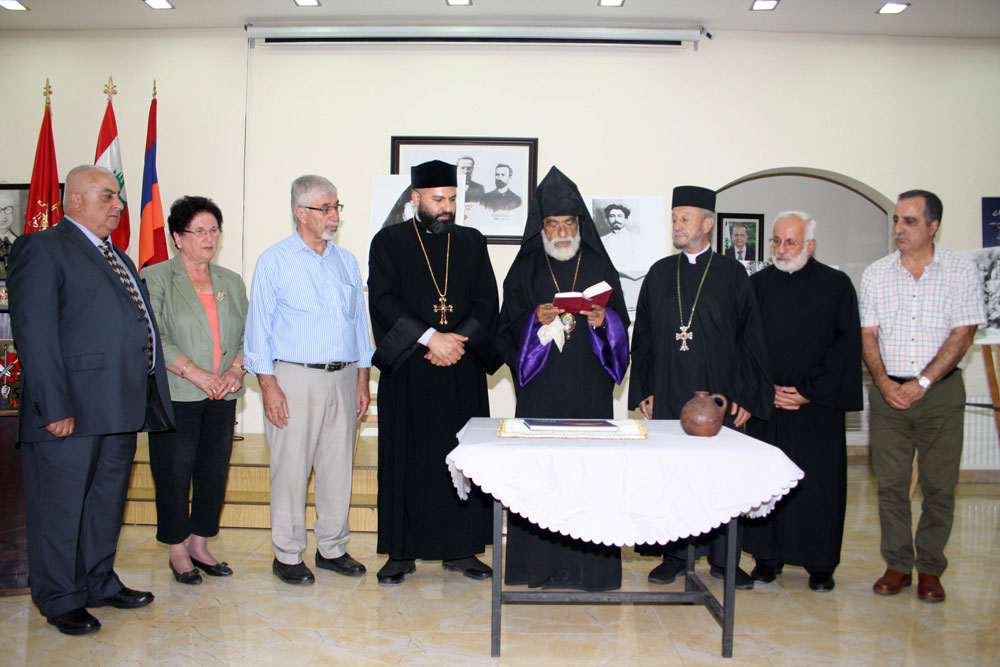 «Հայոց Պետականութեան Վերածնունդի 100 Էջերը» Ալպոմի Շնորհահանդէս Եւ Վաւերագրական Լուսանկարներու Ցուցադրութիւն Այնճարի Մէջ