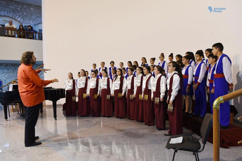 Զ. Քէշիշեան. «Եկել Էի Մի Մոմ Էլ Ինքս Վառելու, Մի Քար Էլ Ինքս Դնելու…»