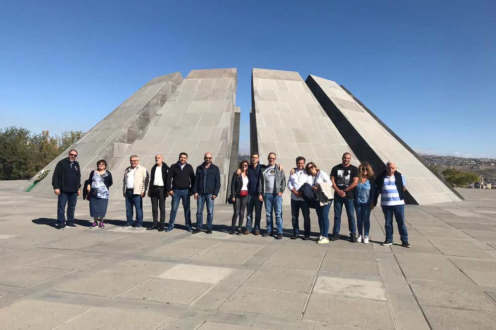 Հաղորդագրութիւն