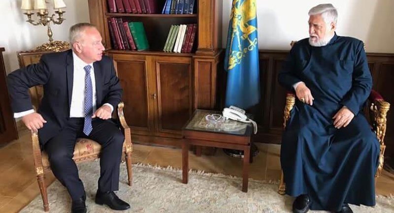 Արամ Ա. Կաթողիկոս Ընդունեց  Լիբանանի Մէջ Հայաստանի Դեսպանը