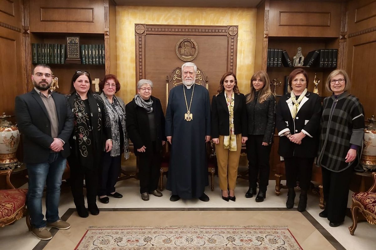 Արամ Ա. Կաթողիկոս Ընդունեց  Զուարթնոց Կեդրոնի Վարչութիւնը