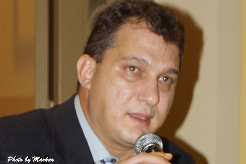 Համաժողովրդական Շարժումը Իր Թաւշեայ Թէ Թաւալագլոր Սահանքներէն Փրկելու Երկխօսութեան Եւ Պայքարի Միջեւ