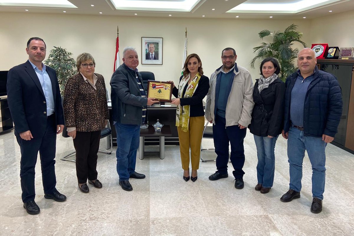 ՀՄԸՄ-ի Շրջանային Վարչութեան Շնորհաւորական  Այցելութիւնը` Նախարար Օհանեան-Գէորգեանին