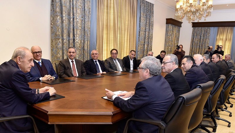 Պըրրի Ճարտարարուեստի Մարզի  Ընկերակցութեան Հետ  Կը Քննարկէ Ճարտարարուեստը  Աշխուժ Պահելու Կարեւորութիւնը