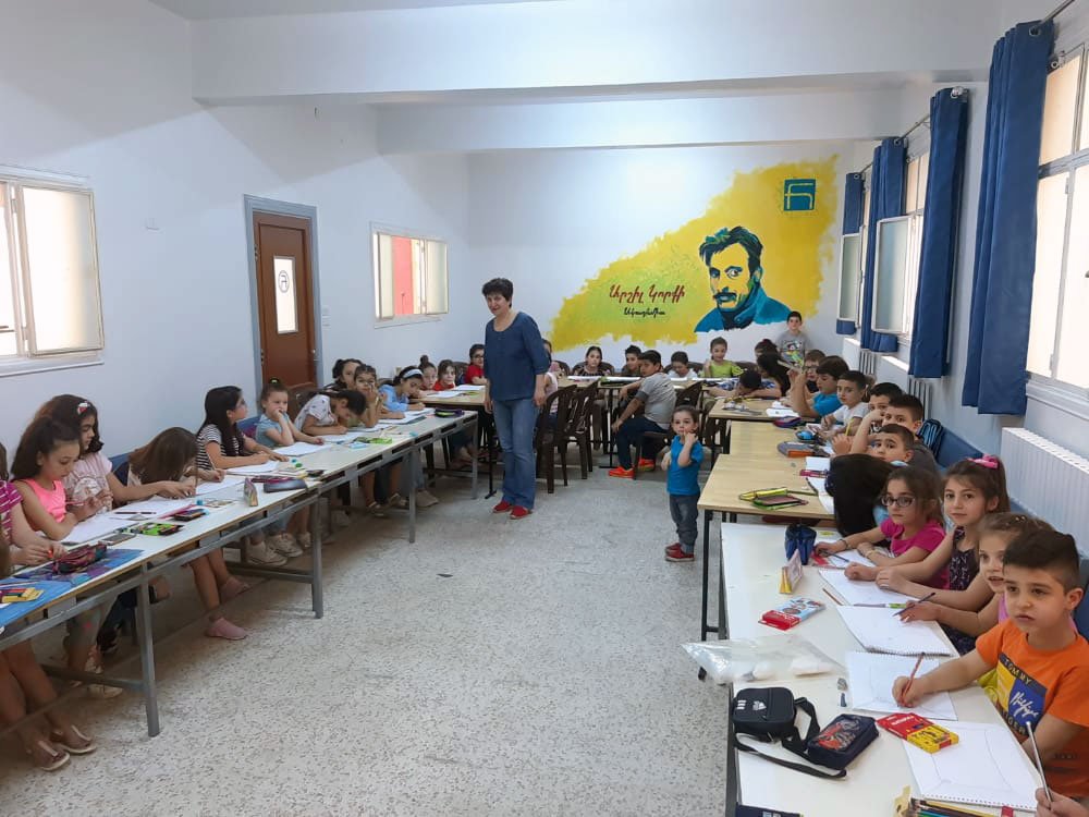 Գաղութէ – Գաղութ