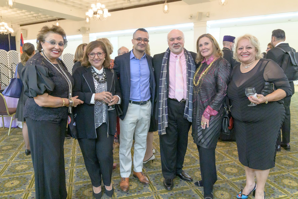 Գաղութէ Գաղութ