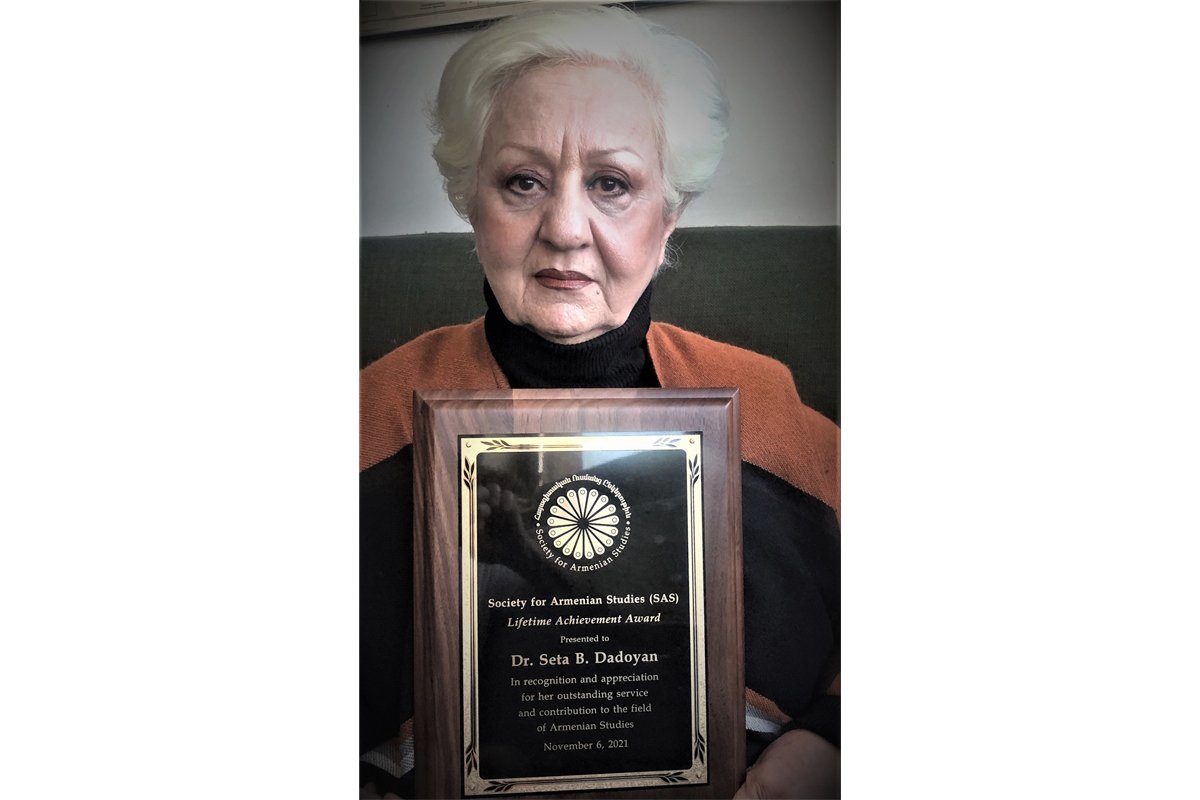 Փրոֆ. Սեդա Տատոյեան Մեծարուեցաւ Հայագիտական Ուսմանց Ընկերակցութեան Կողմէ