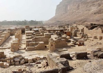 Հնաբանութիւն.  Եգիպտոսի Մէջ, 2000 Տարիներ Առաջ Ալ Աշակերտները Պատիժներ Կը Գրէին…